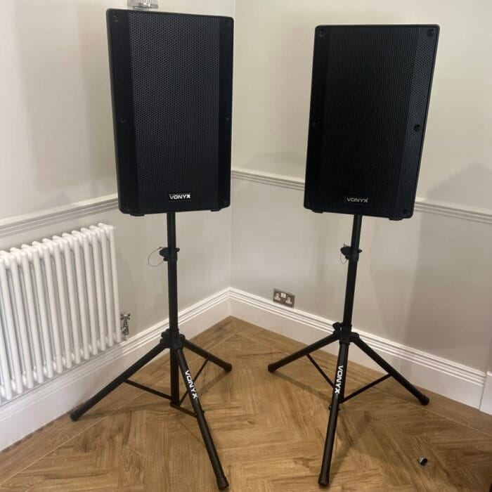Two Speakers 1000w each with Bluetooth